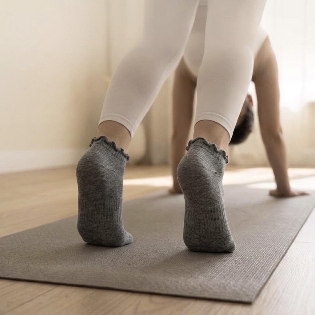 Polar Feet Ankle Yoga Socks in Cloud Grey - Regular Sole - Photo 6