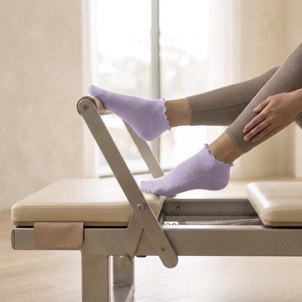 Polar Feet Ankle Yoga Socks in Lavender - Regular Sole - Photo 1