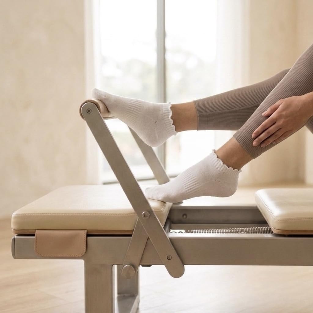 Polar Feet Ankle Yoga Socks in White - Regular Sole - Photo 1