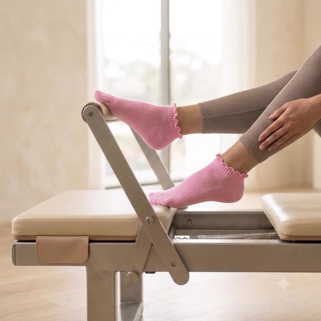 Polar Feet Ankle Yoga Socks in Baby Pink - Regular Sole - Photo 1