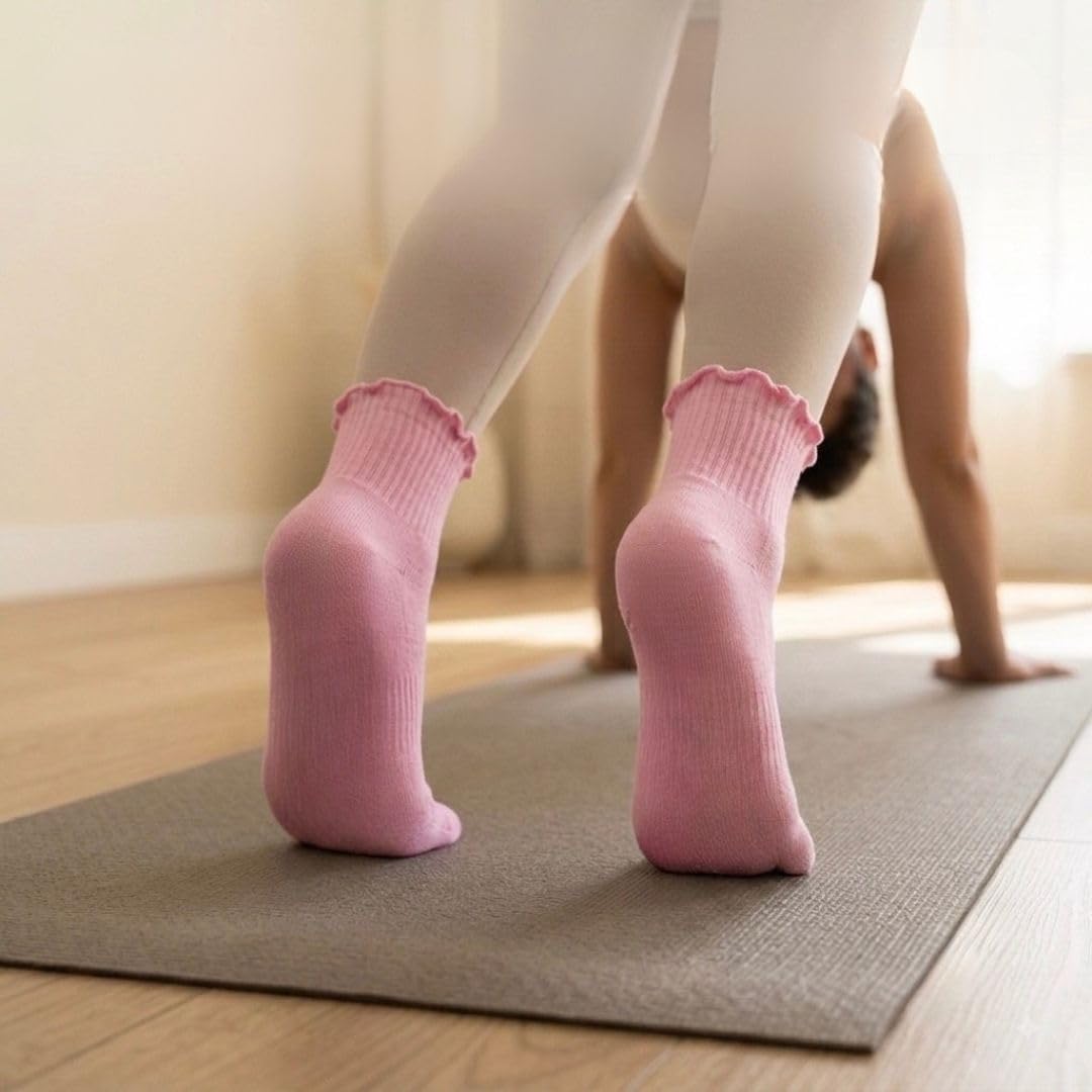 Polar Feet Crew Yoga Socks in Baby Pink - Regular Sole - Photo 6