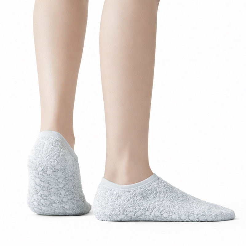 Non-Slip Fuzzy No-Show Socks - Dusty Blue/Light Gray/Cream Polar Feet